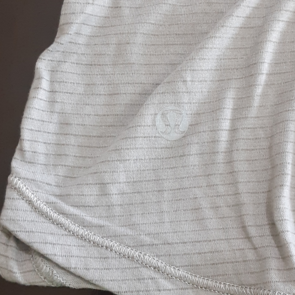Lululemon - Picture 5 of 5